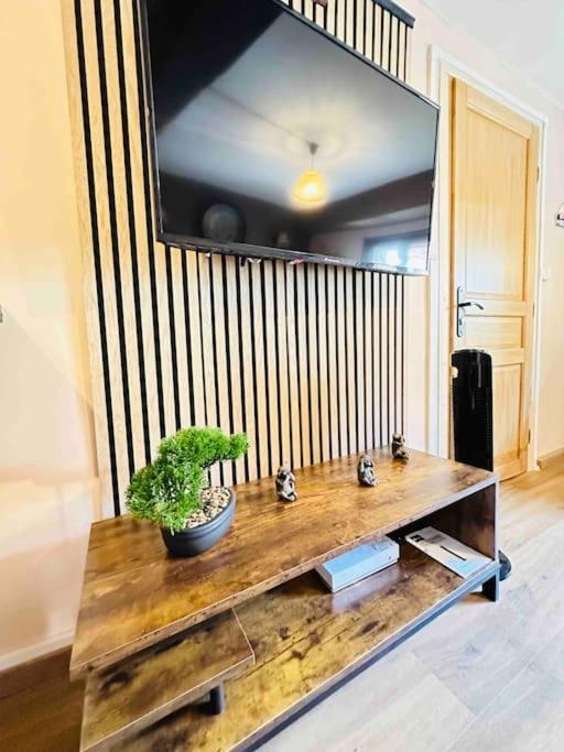 Le Refuge Apartment Laon Luaran gambar